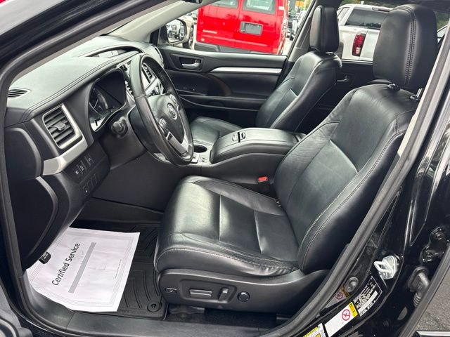 Used 2018 Toyota Highlander XLE w/ Protection Package #3 AWD/4WD image 11
