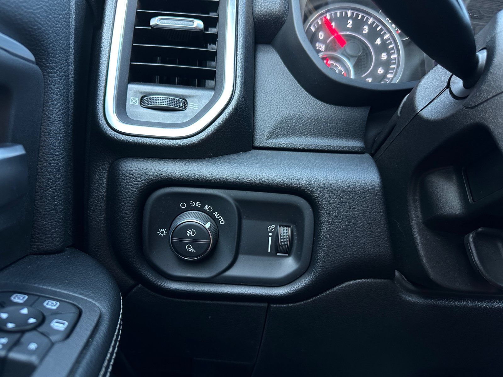 Used 2026 RAM 2500 Big Horn AWD/4WD image 18