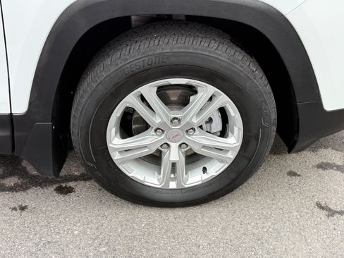 Used 2024 GMC Terrain SLE w/ Driver Convenience Package AWD/4WD image 12