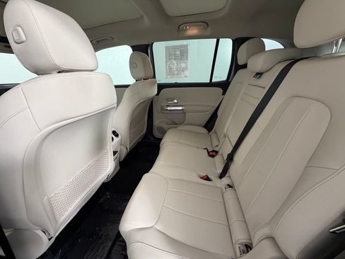 Certified 2025 Mercedes-Benz GLB 250 4MATIC image 27