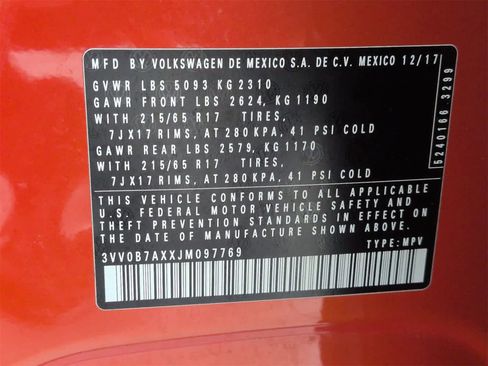 Used 2018 Volkswagen Tiguan S image 33