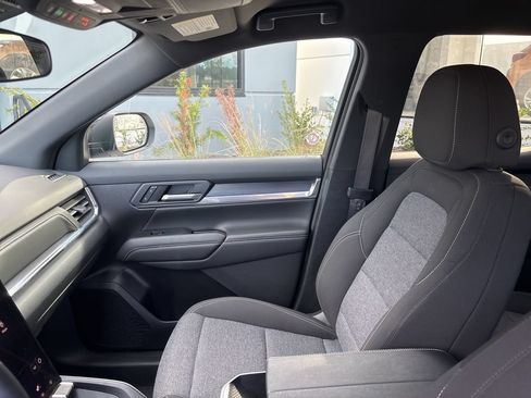 Used 2025 GMC Terrain Elevation AWD/4WD image 40