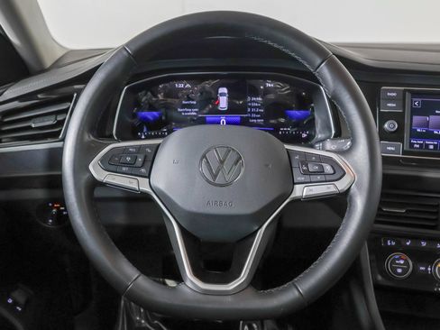 Used 2023 Volkswagen Jetta SE w/ Panoramic Sunroof Package FWD image 27