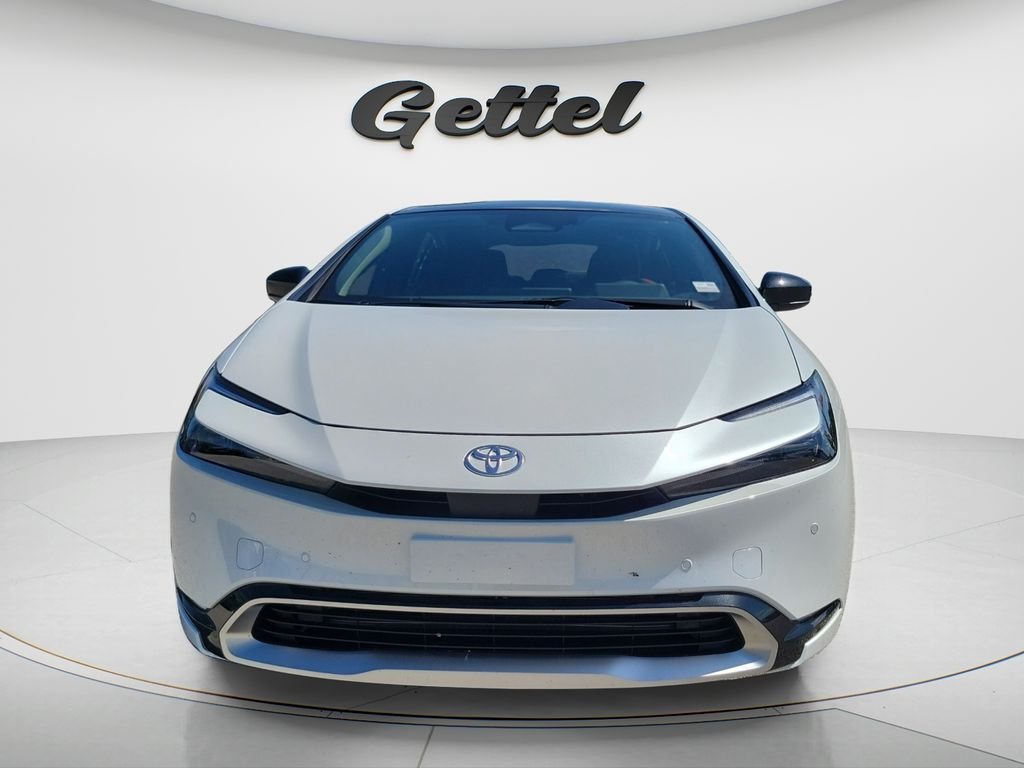 New 2026 Toyota Prius Plug-In Hybrid FWD image 2