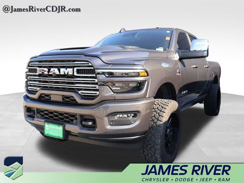 Used 2025 RAM 2500 Laramie w/ Sport Appearance Package AWD/4WD image 2