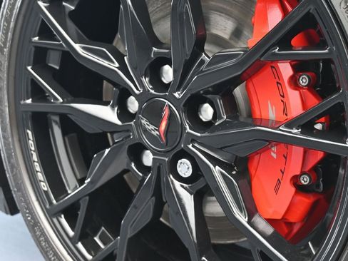 Used 2024 Chevrolet Corvette Stingray Convertible w/ Z51 Performance Package image 32