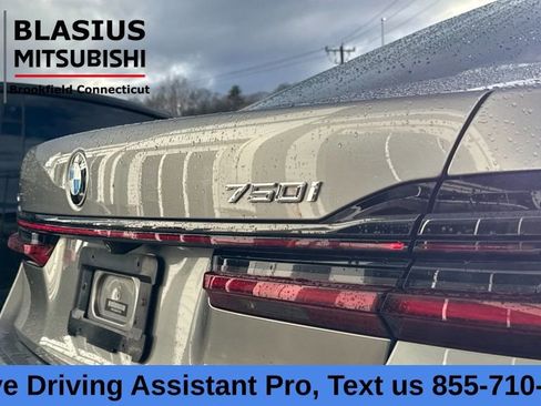 Used 2021 BMW 750i xDrive w/ Executive Package image 39