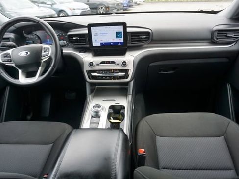 Certified 2023 Ford Explorer XLT image 6