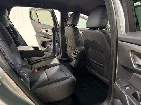 Used 2025 Chevrolet Equinox EV RS FWD image 24