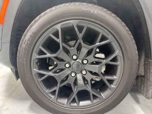 Used 2025 Jeep Grand Cherokee Summit image 11