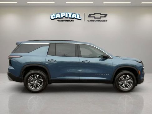 Used 2026 Chevrolet Traverse LT w/ Driver Confidence Package image 6