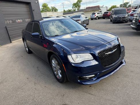 Used 2017 Chrysler 300 Limited AWD/4WD image 3