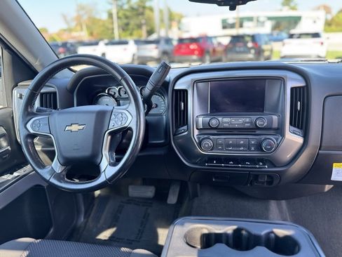 Used 2018 Chevrolet Silverado 1500 LT w/ LT Convenience Package image 12