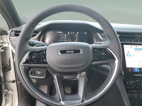 New 2025 Jeep Grand Cherokee Overland w/ Luxury Tech Group IV image 13