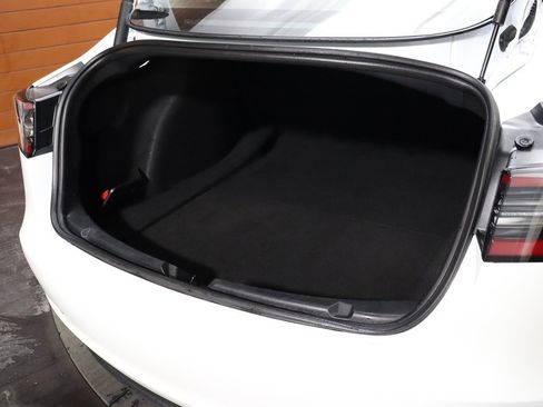 Used 2023 Tesla Model 3 Standard Range image 14