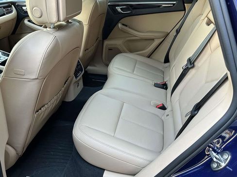 Certified 2026 Porsche Macan image 13