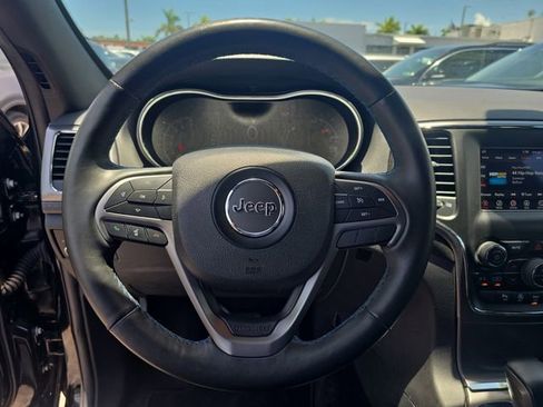 Used 2018 Jeep Grand Cherokee Laredo AWD/4WD image 22