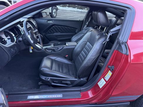 Used 2010 Ford Mustang Premium image 17