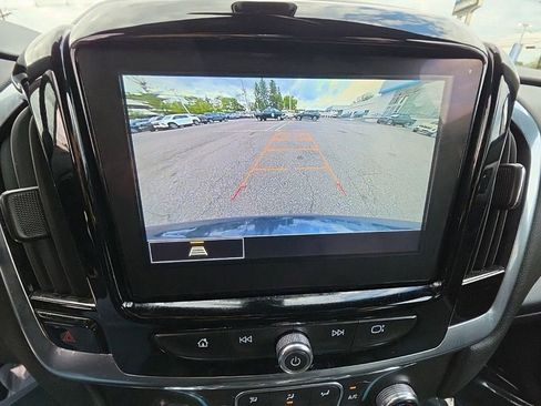 Used 2023 Chevrolet Traverse LT AWD/4WD image 17