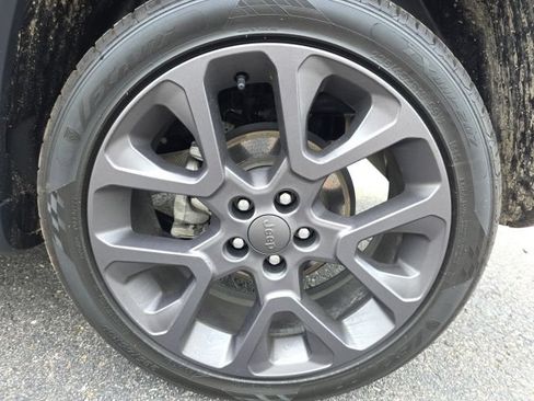 Used 2021 Jeep Compass Latitude w/ Sun and Sound Group FWD image 5