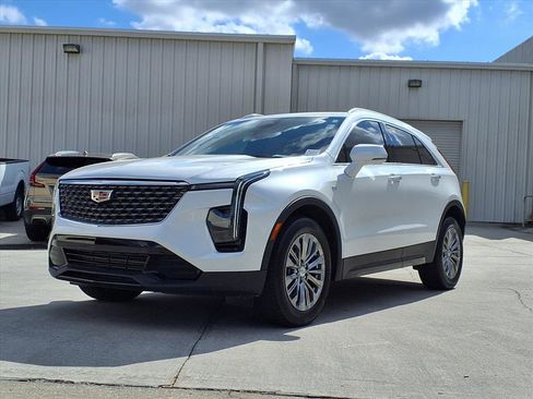 Certified 2024 Cadillac XT4 Premium Luxury w/ Technology Package image 1