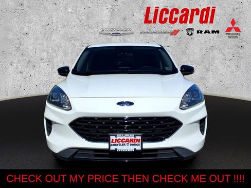 Used 2022 Ford Escape SE w/ SE Sport Appearance Package AWD/4WD image 2
