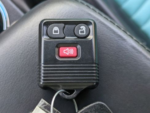 Used 2002 Ford Thunderbird RWD image 29