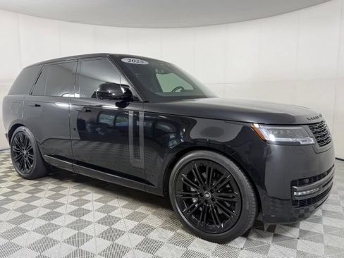 Used 2025 Land Rover Range Rover SE AWD/4WD image 11