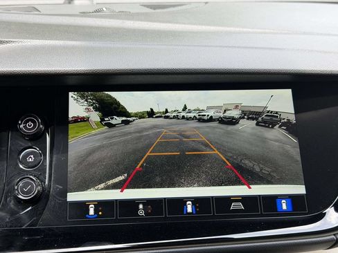 Used 2022 Buick Envision Avenir w/ Technology Package II FWD image 4