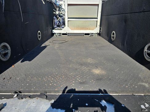 Used 2016 Ford F550 2WD Regular Cab Super Duty image 4