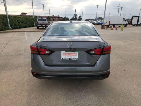 Certified 2024 Nissan Altima 2.5 SV FWD image 6
