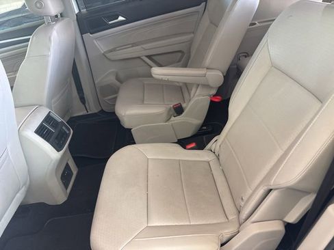 Used 2022 Volkswagen Atlas SE w/ Panoramic Sunroof Package FWD image 4