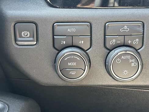 Used 2024 Chevrolet Silverado 1500 LT AWD/4WD image 26