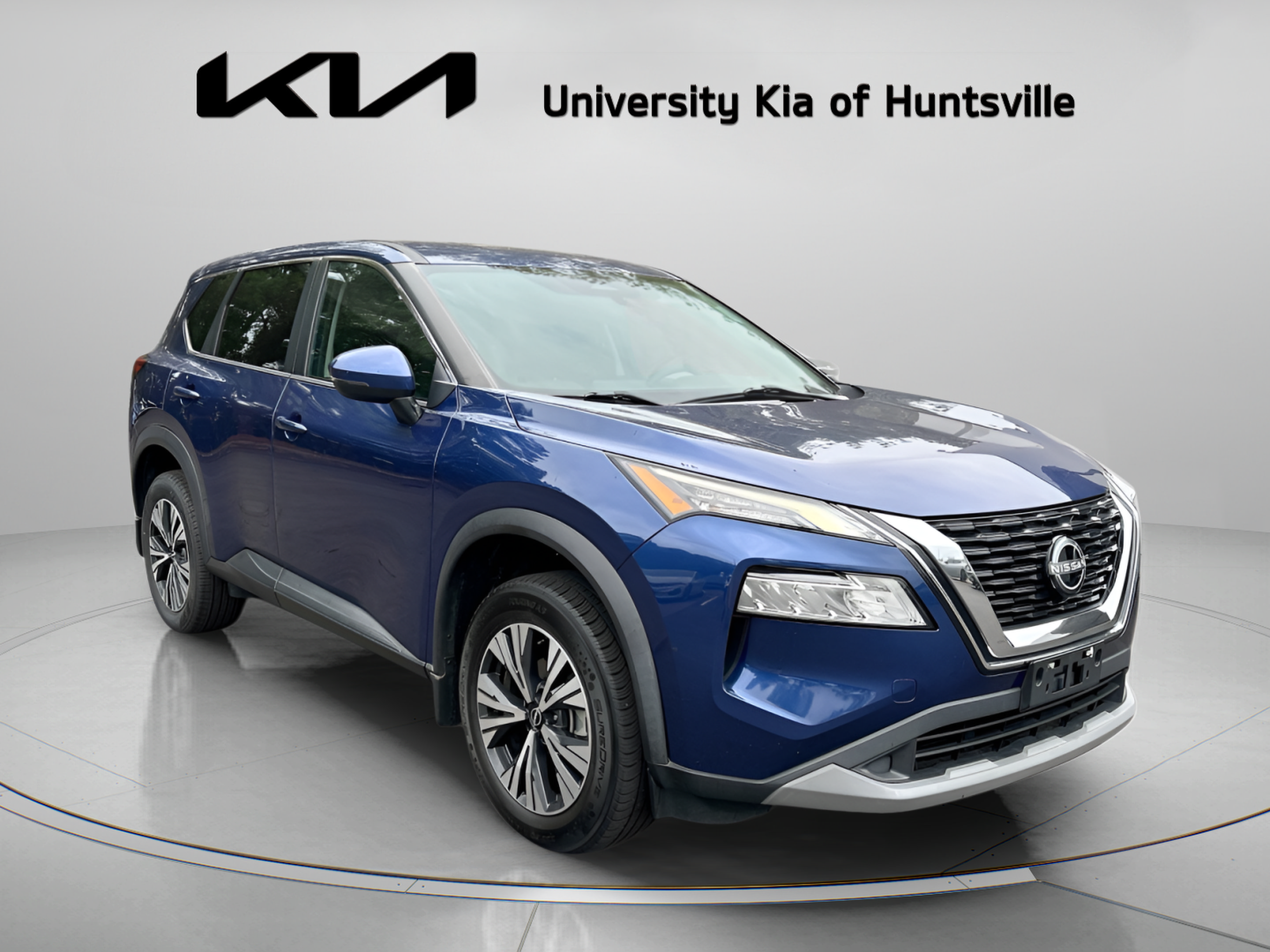 Used 2022 Nissan Rogue SV FWD image 1