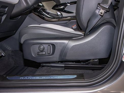 New 2026 Land Rover Range Rover Evoque Dynamic SE image 15