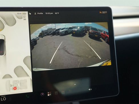 Used 2023 Tesla Model Y AWD image 27