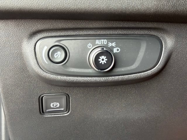 Used 2023 GMC Terrain SLE FWD image 22
