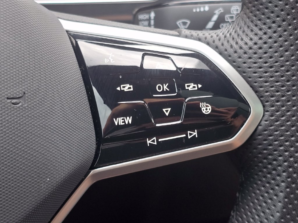 Used 2024 Volkswagen Tiguan SEL R-Line AWD/4WD image 14