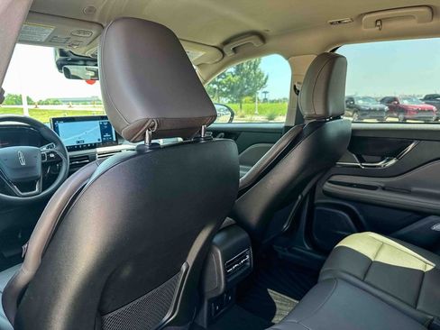 Used 2025 Lincoln Corsair Reserve FWD image 17