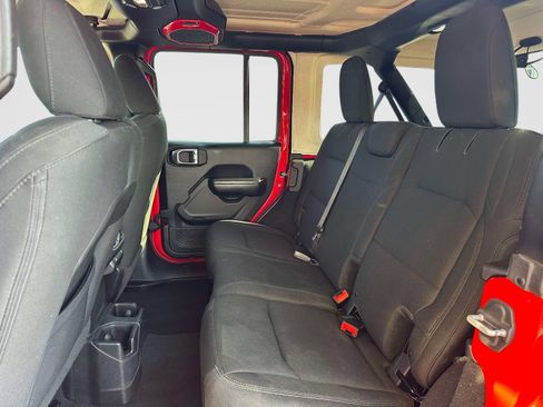 Used 2018 Jeep Wrangler Unlimited Sport S AWD/4WD image 13