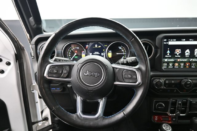 Used 2022 Jeep Wrangler Unlimited Rubicon 4xe w/ Cold Weather Group AWD/4WD image 17