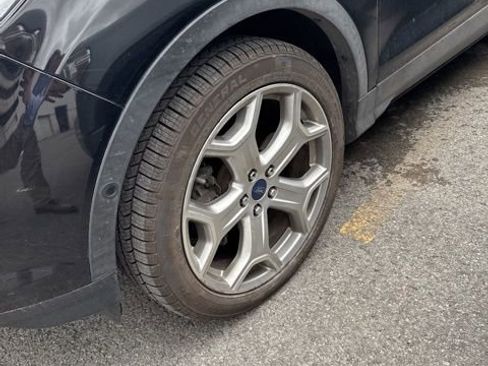 Used 2018 Ford Escape Titanium AWD/4WD image 2