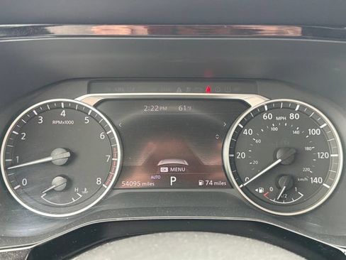 Used 2024 Nissan Pathfinder SV AWD/4WD image 18