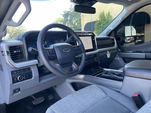 Used 2024 Ford F250 XLT w/ XLT Premium Package AWD/4WD image 13