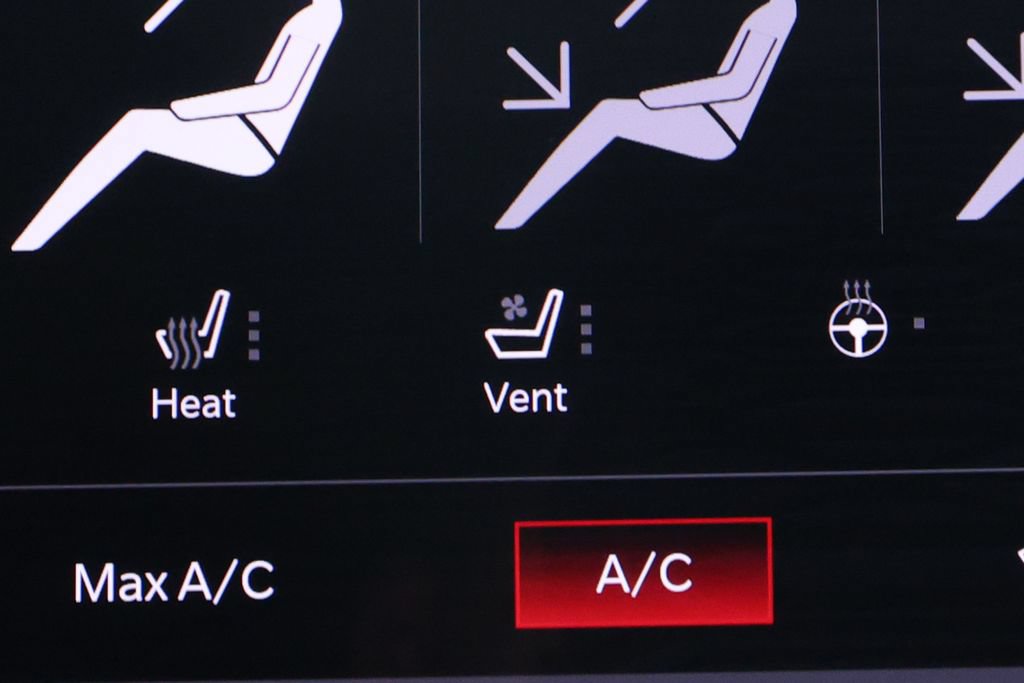 Used 2025 Dodge Durango GT AWD/4WD image 26