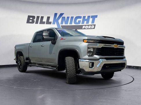 Used 2025 Chevrolet Silverado 2500 LT w/ All Star Edition AWD/4WD image 7