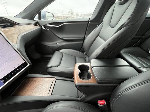 Used 2020 Tesla Model S Long Range Plus image 26