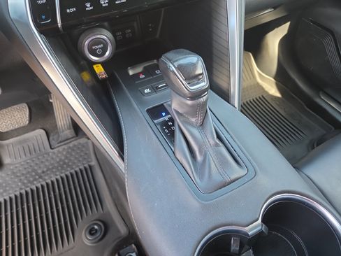 Certified 2023 Toyota Venza XLE image 24