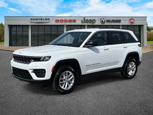 New 2026 Jeep Grand Cherokee Laredo AWD/4WD image 9