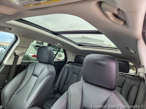 Certified 2024 Buick Envision Preferred AWD/4WD image 9